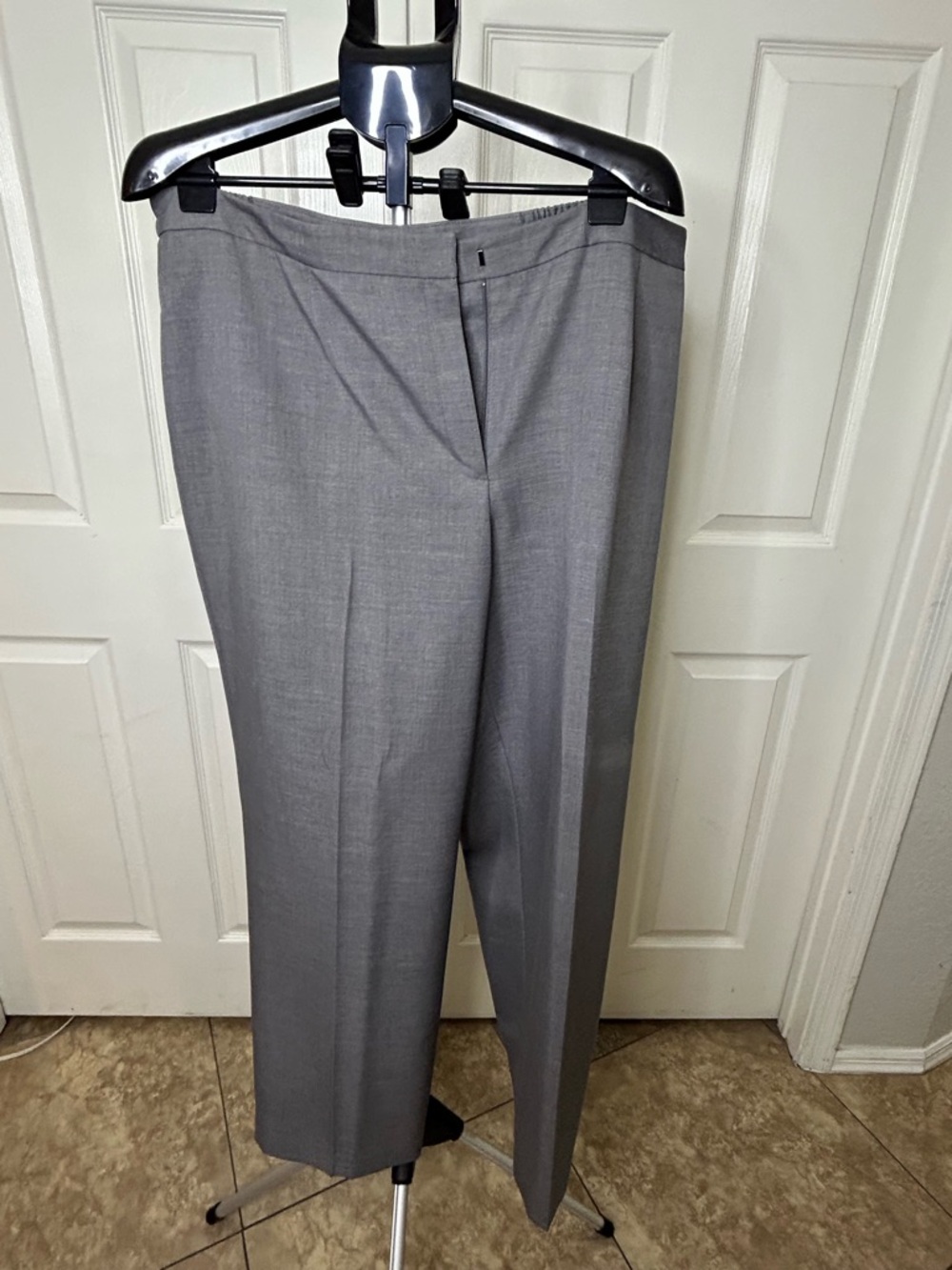 Jones Studio Light Gray Dress Pants